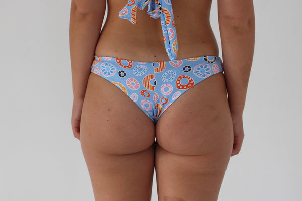 Nikki Bottom - Donuts