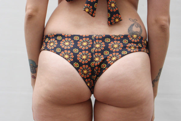 Nikki Bottoms - Midnight Retro Floral