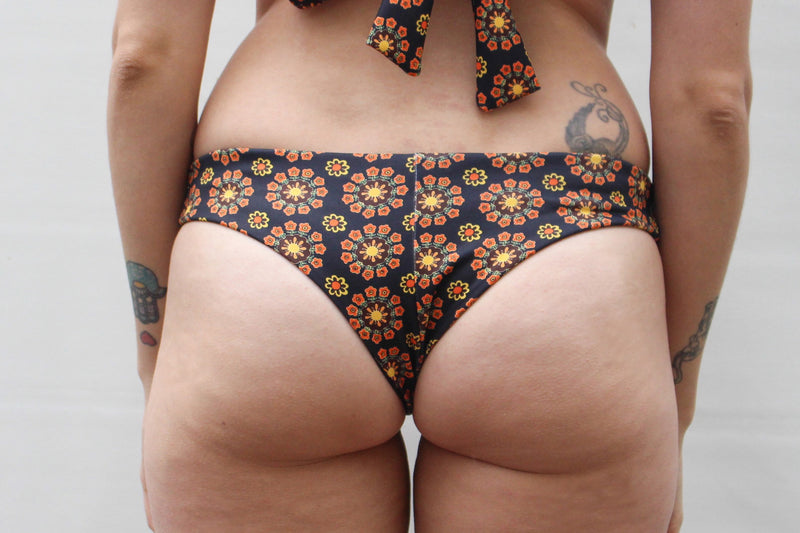 Nikki Bottoms - Midnight Retro Floral