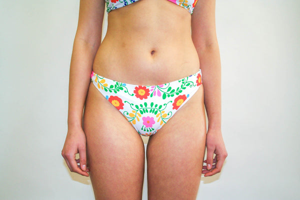 Nikki Bottoms – Folk Embroidery