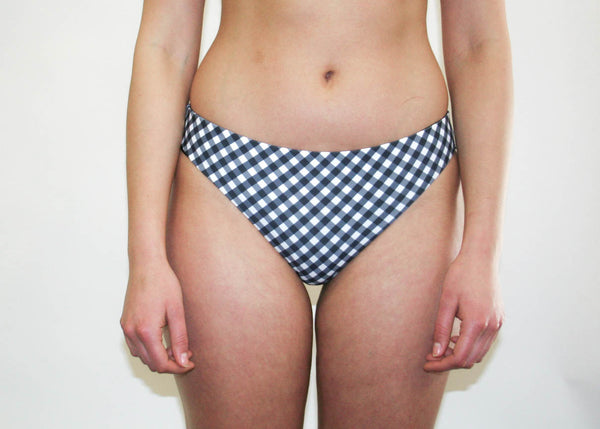 Nikki Bottoms – Black Gingham