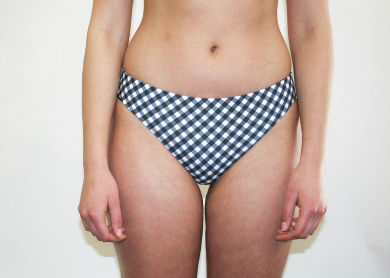 Nikki Bottoms – Black Gingham