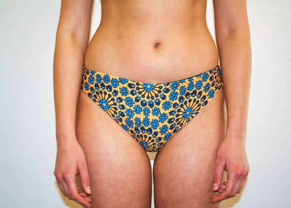 Jaki Bottoms – Golden Yellow Hippie Floral